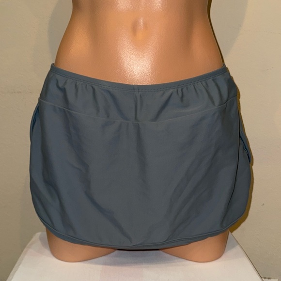 New Go Gossip Bikini set skirt with attached shorts and bra size S - Picture 3 of 5